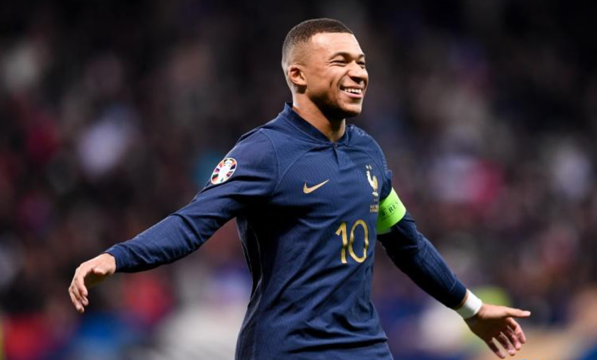 姆巴佩：足球巨星的追梦之旅，目标欧冠射手榜前十